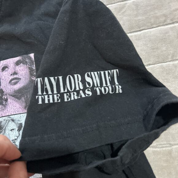 Taylor Swift The Eras Tour Official Concert T-Shirt Mens Medium Black 2023-2024* - Picture 8 of 10